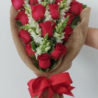 Elegante Ramo de Rosas